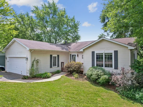 3215 W Kinley Blvd, McHenry, IL 60050