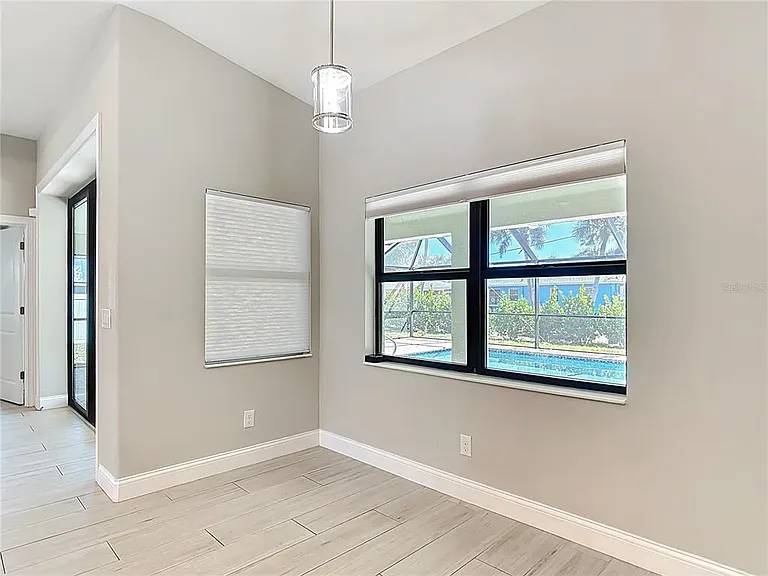 540 Alabama Ave — Photo 24