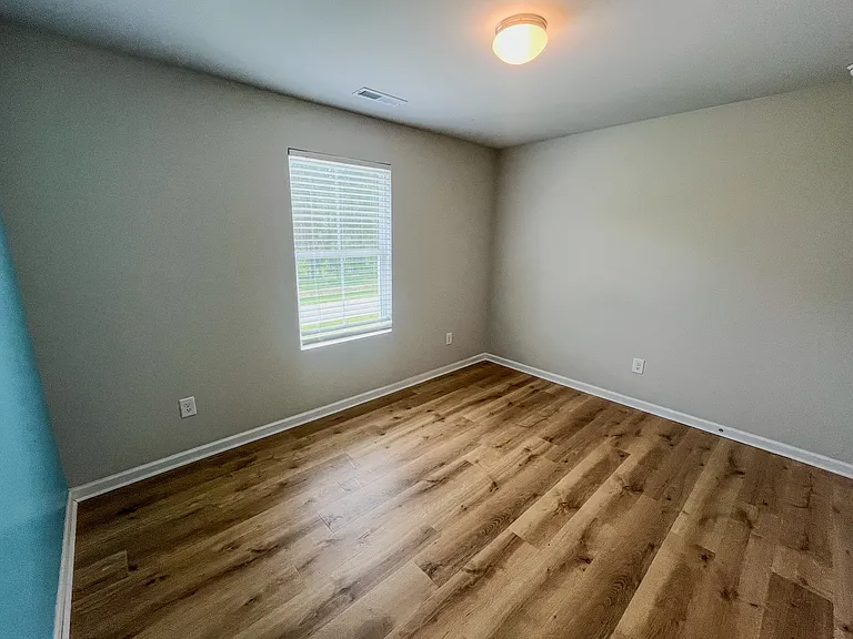 110 Teagarden Ct — Photo 12