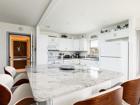 4th image of 222 Cedarwood Cir #222