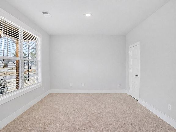 3rd image of 16 Glengarry Ct Lot 253