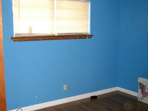 5th image of 124 W Oak Ave