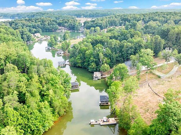 4th image of 34 Lakewatch Cir