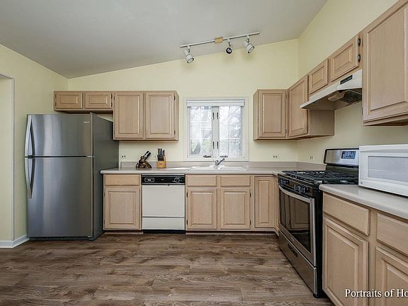 2nd image of 587 W Parkside Dr