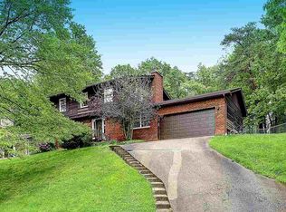 120 Raintree Dr, Hurricane, WV 25526