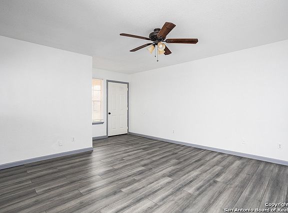 4th image of 5239 Gawain Dr