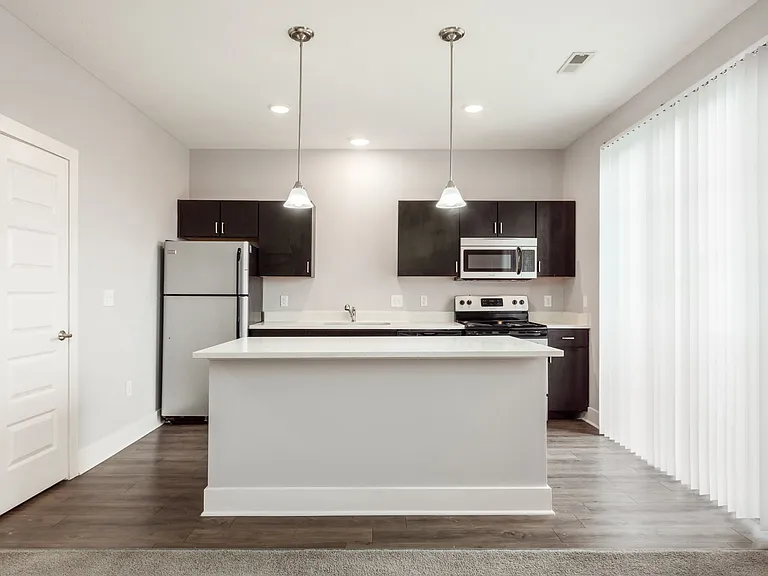 Avery Pointe — Photo 10