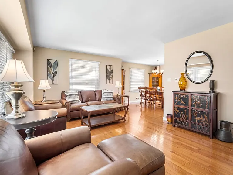 7106 Ventnor Gardens Plz — Photo 12