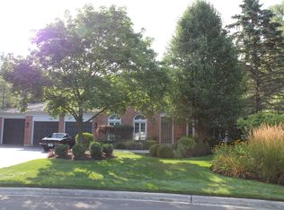 302 Carlisle Ln, Lake Forest, IL 60045