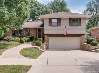 949 S Prospect Ave, Elmhurst, IL 60126