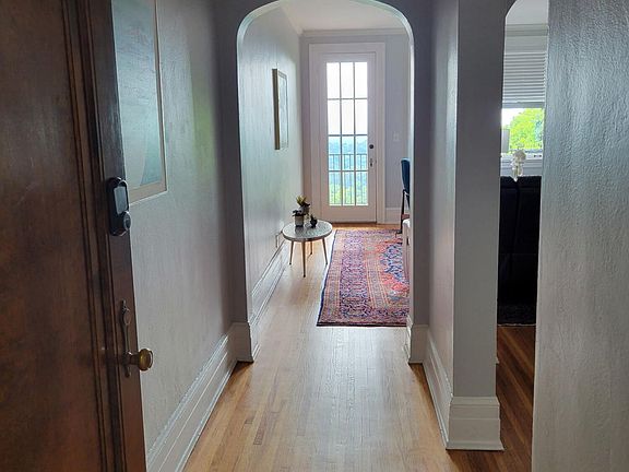 2nd image of 190 N Crest Rd APT 10