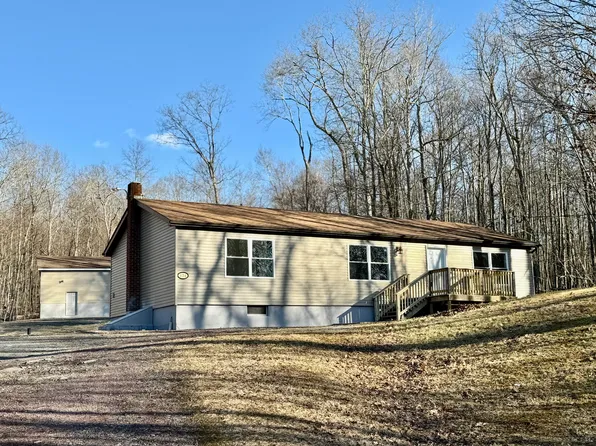430 Rose Marie Ln, East Stroudsburg, PA 18302