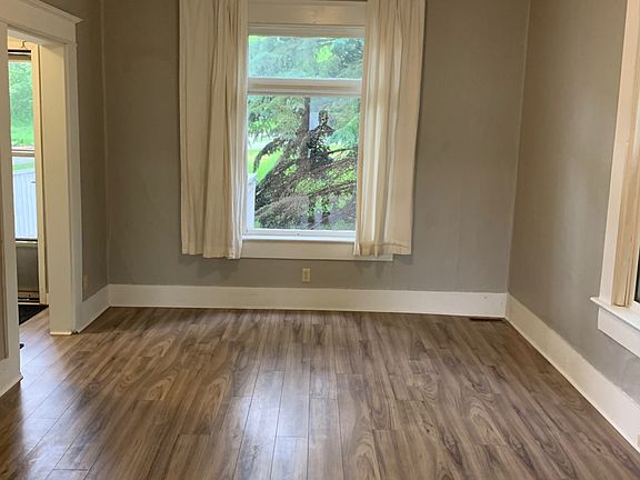 2nd image of 10073 93rd St NW