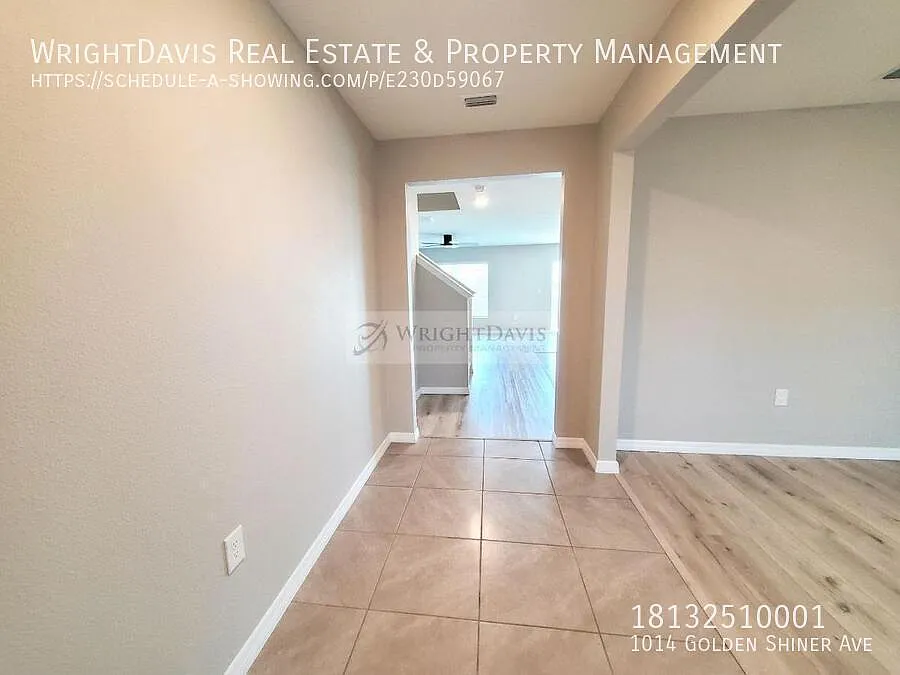 Spacious 5/3 2-Story Home — Photo 3