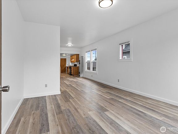2nd image of 2307 Rockefeller Avenue