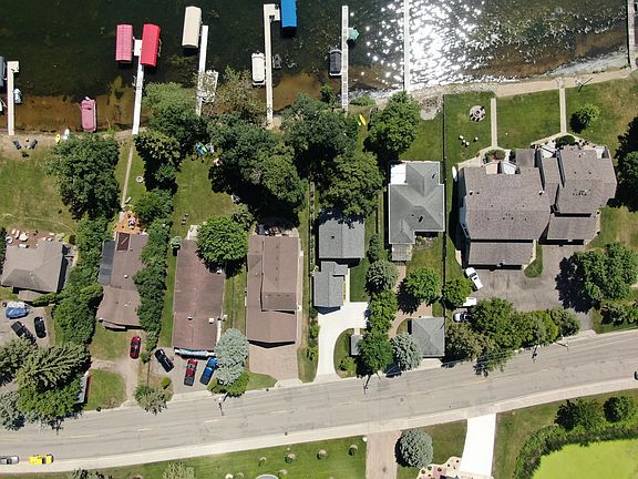 2nd image of 1089 N Shore Dr