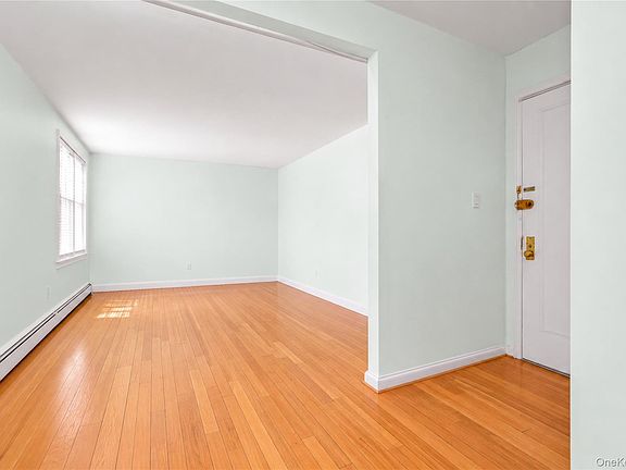 3rd image of 27-10 Parsons Boulevard #4B
