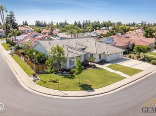 1609 Fieldspring Dr, Bakersfield, CA 93311
