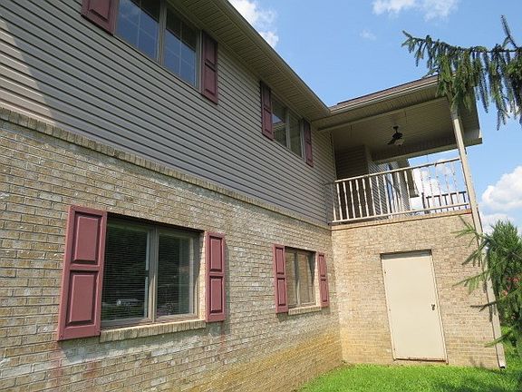 3rd image of 509 E Clover St