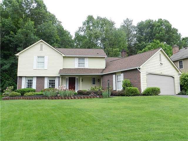 1st image of 8 Cedarwood Cir