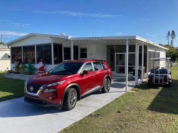 105 S Pioneer St, North Fort Myers, FL 33917