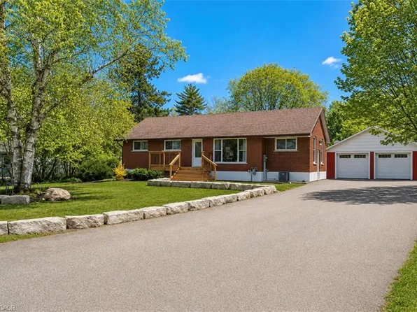 1246 Forestry Farm Rd, Norfolk County, ON N3Y 4K1