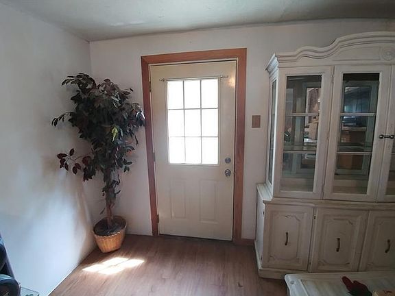 5th image of 5041 Jane Ave