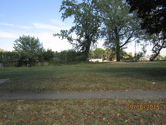 3rd image of 17 E Lucius Ave