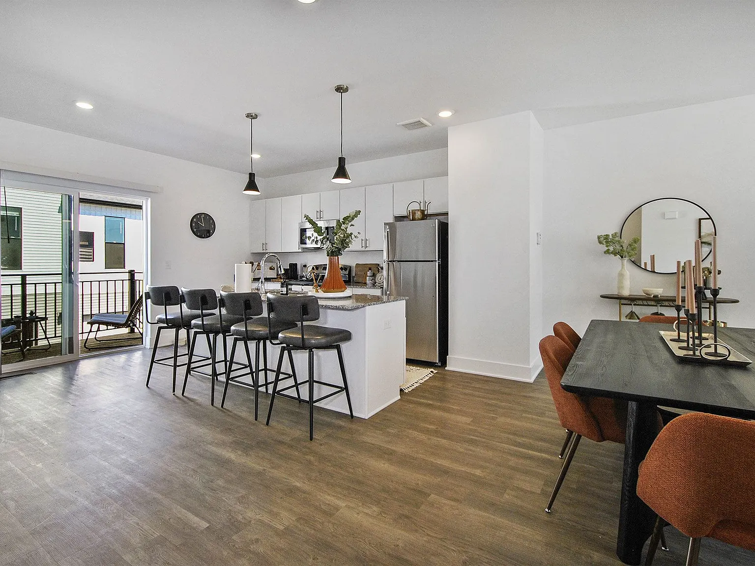 Avant Apartments — Photo 2