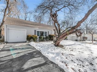 7513 Booth Dr, Prairie Village, KS 66208