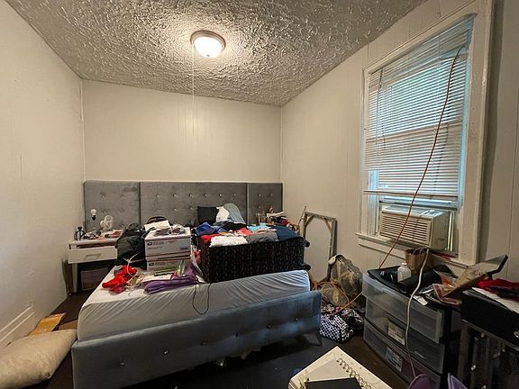 3rd image of 126 Humber Ave #1