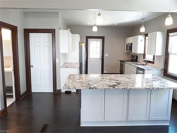 3rd image of 5211 Stickney Ave