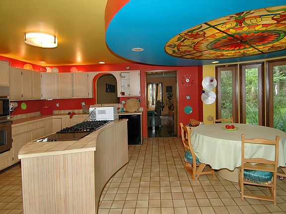 2nd image of 2901 Skyline Dr