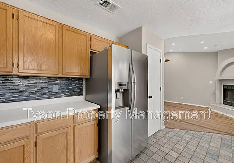 1409 Stoneway Dr NW — Photo 10