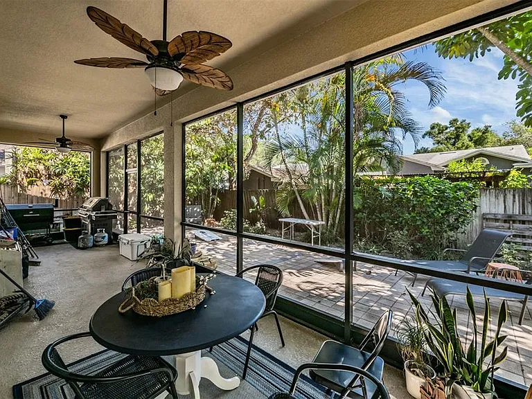 3007 W Palmira Ave — Photo 34