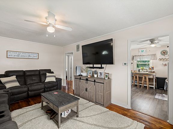 5th image of 104 Shelby Ave