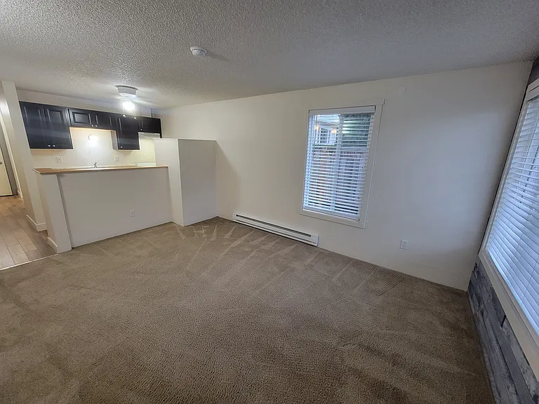 Nob Hill Apartments — Photo 39