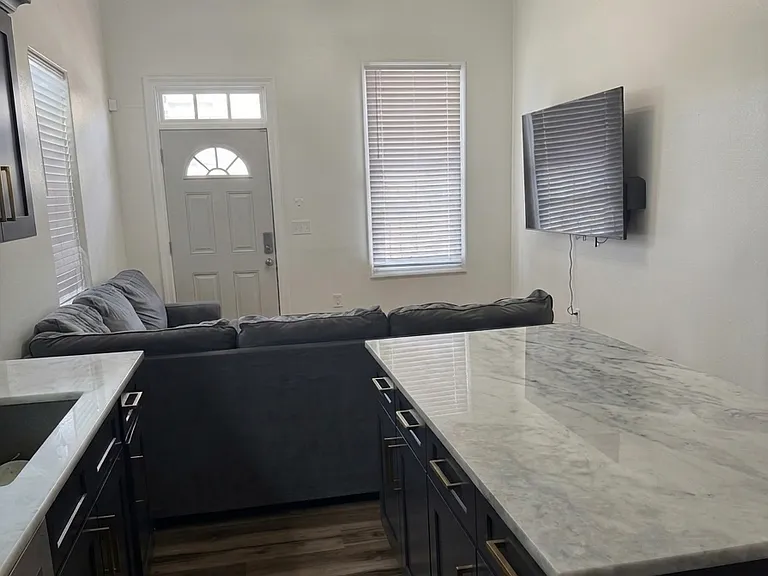 4530 S Robertson St — Photo 5