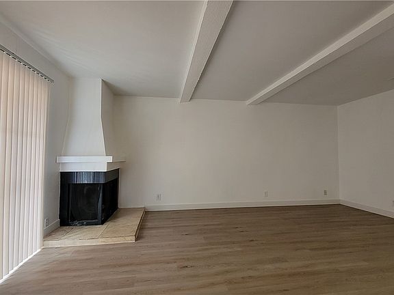 3rd image of 638 Brookway Ln