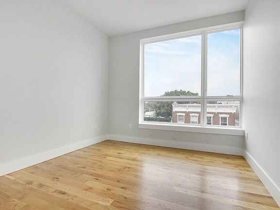 4th image of 410 Lexington Ave APT 3I