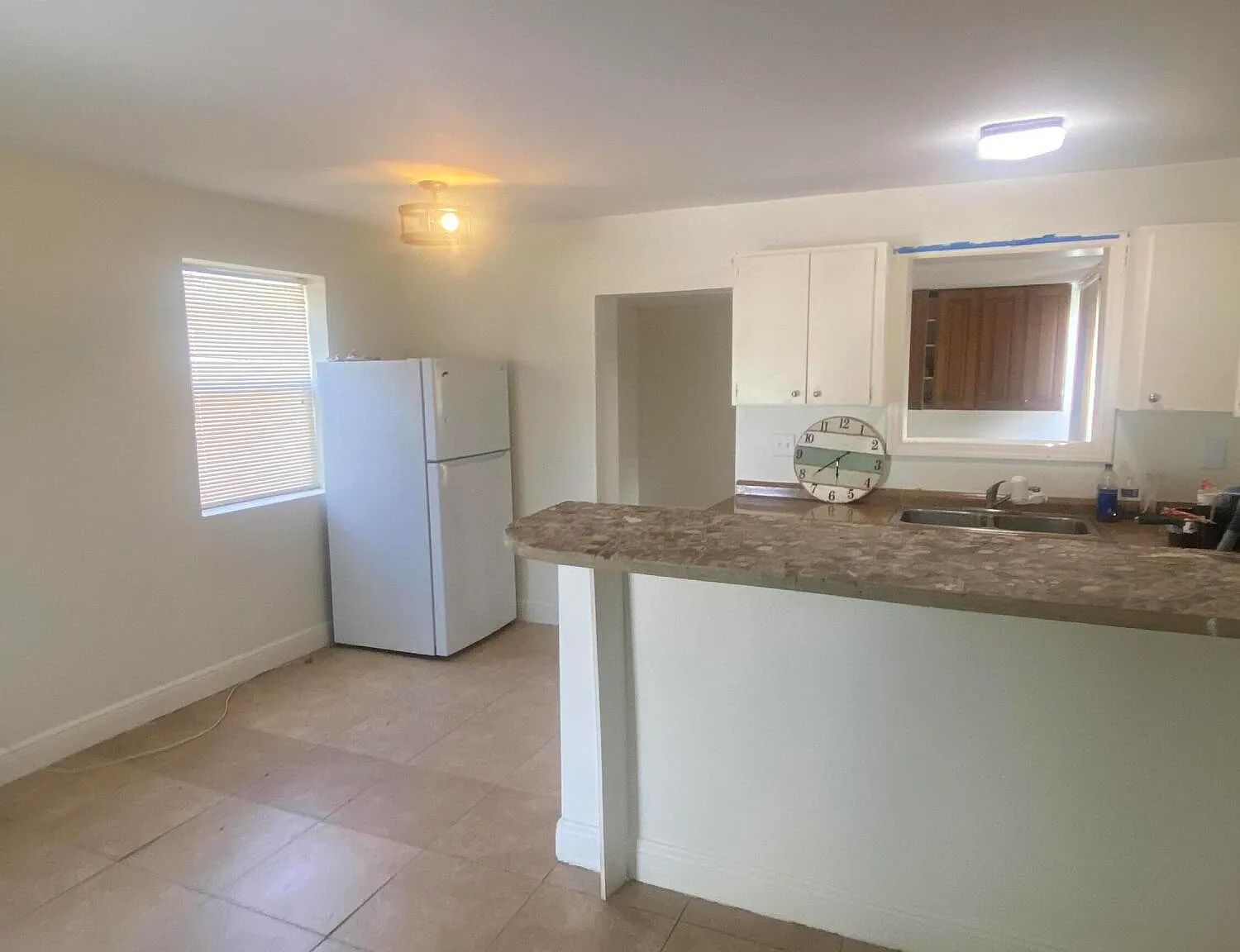 3 bed, 1.0 bath, 1108 sqft, $2,200 — Photo 3