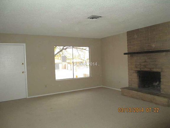 3rd image of 3041 Liberty Cir N