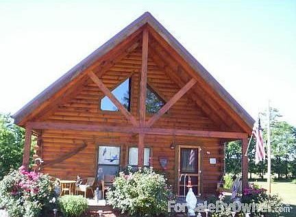 Welcome Home : Ready to Move in..Swing on the front porch is waiting for you! NIce back porch!