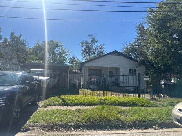 4704 Stonewall St, Houston, TX 77020