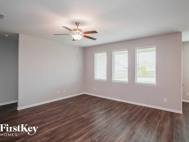 1222 Seurat Ct — Photo 3