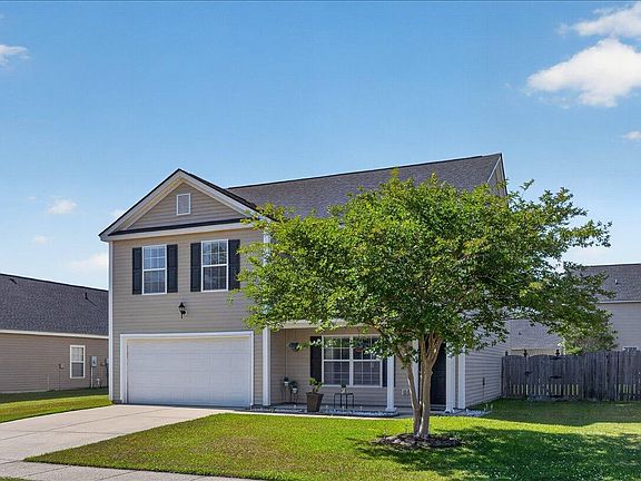 2nd image of 102 Vinca Dr