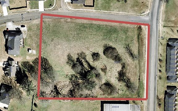 4th image of Blue Springs Rd