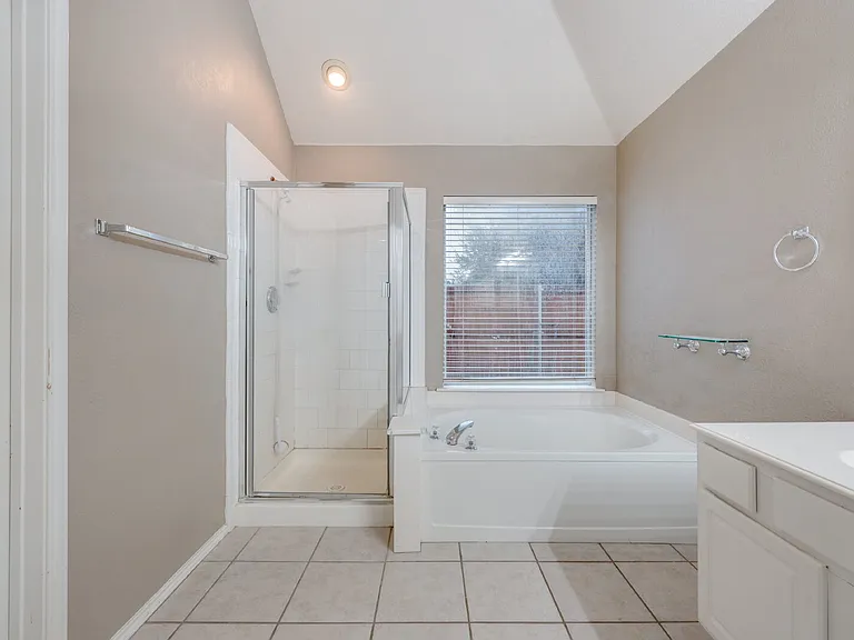 5909 Berkshire Rd — Photo 53