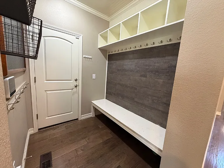 16558 Prospect Ln — Photo 12