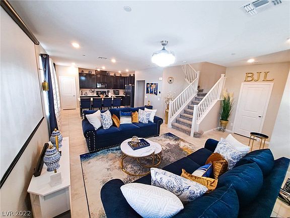 3rd image of 3235 Pergusa Dr